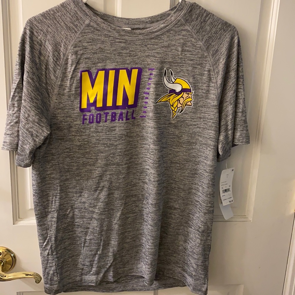 NWT MN Vikings NFL tee